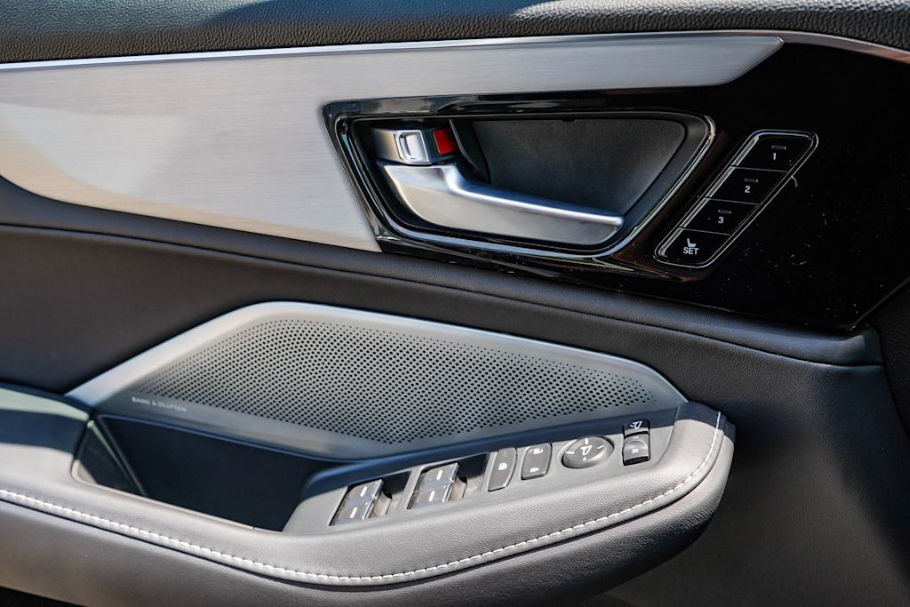 Thumbnail: 2025 Acura MDX - 26