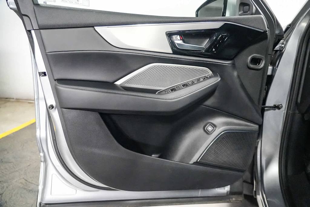Thumbnail: 2023 Acura MDX - 23
