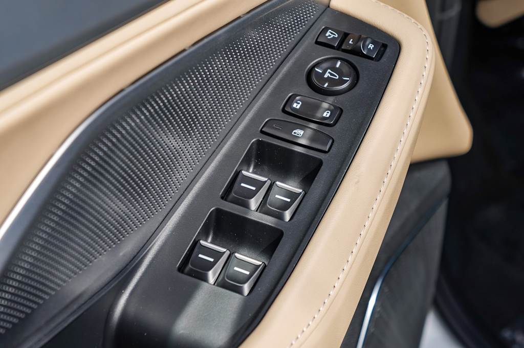 Thumbnail: 2025 Acura MDX - 27