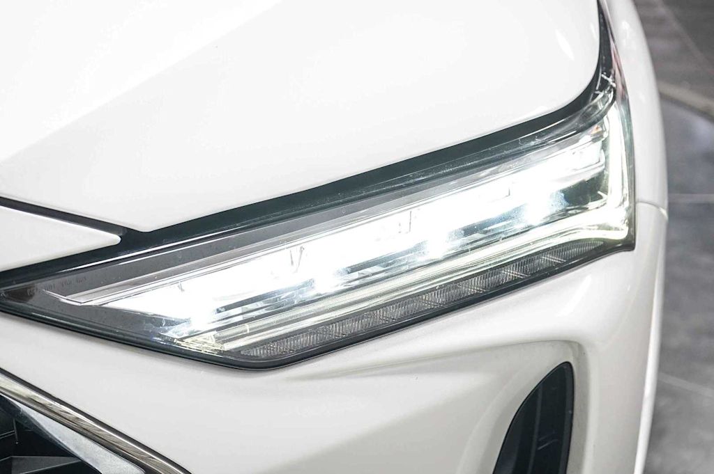 Thumbnail: 2023 Acura MDX - 20