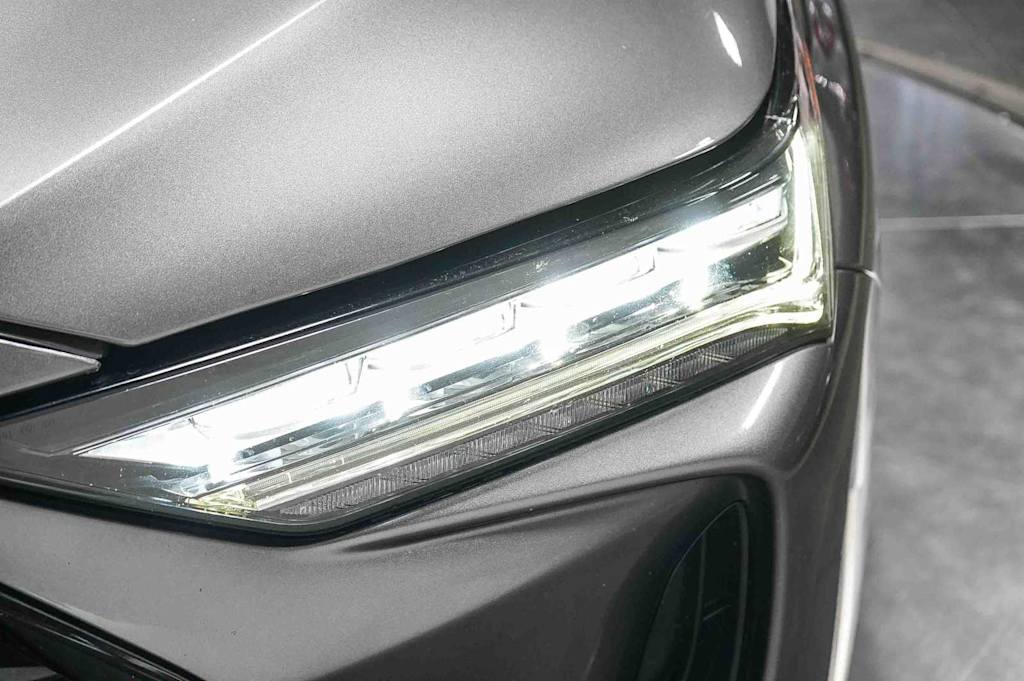 Thumbnail: 2023 Acura MDX - 22