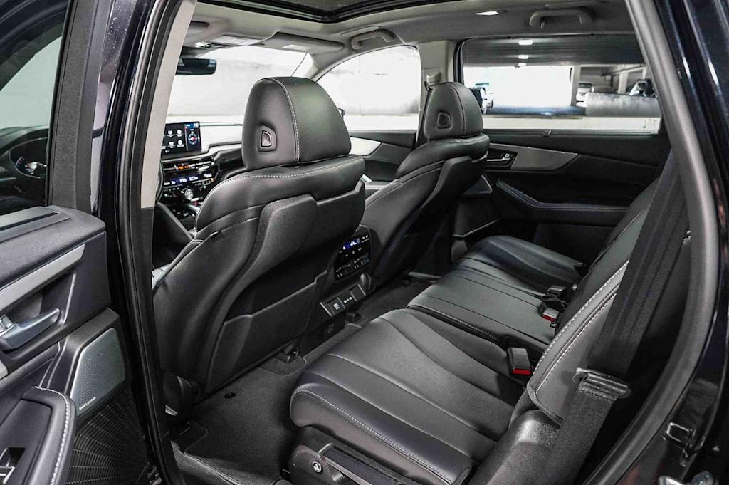 Thumbnail: 2025 Acura MDX - 12
