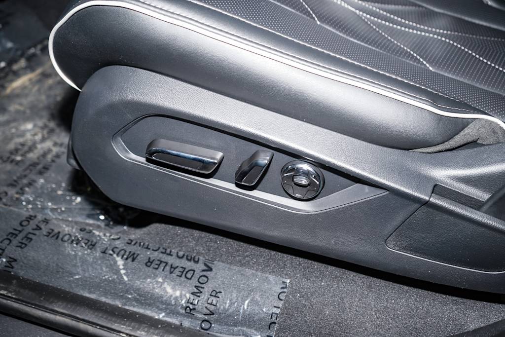 Thumbnail: 2025 Acura MDX - 27