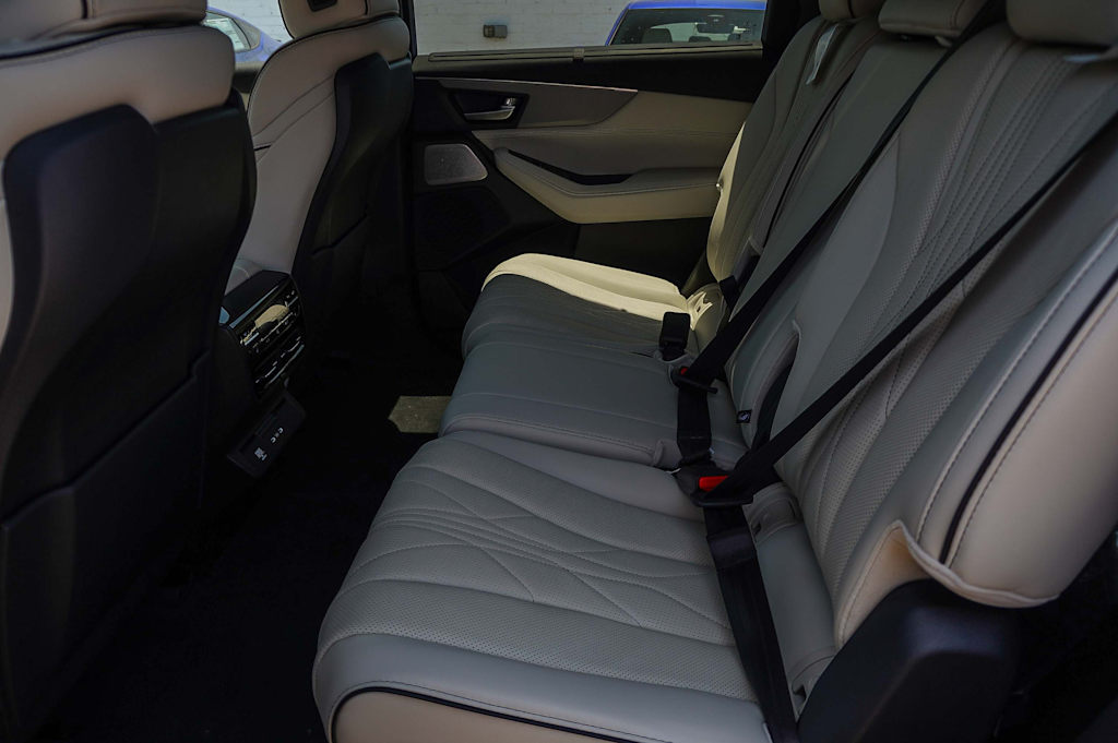 Thumbnail: 2026 Acura MDX - 12