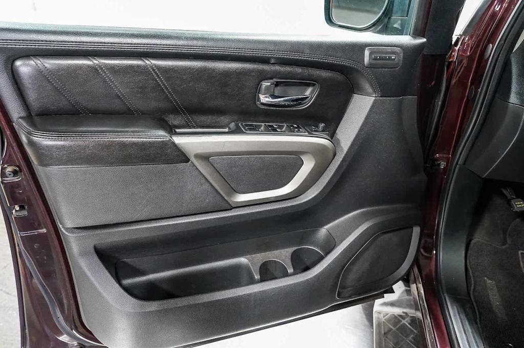 Thumbnail: 2015 Nissan Armada - 25