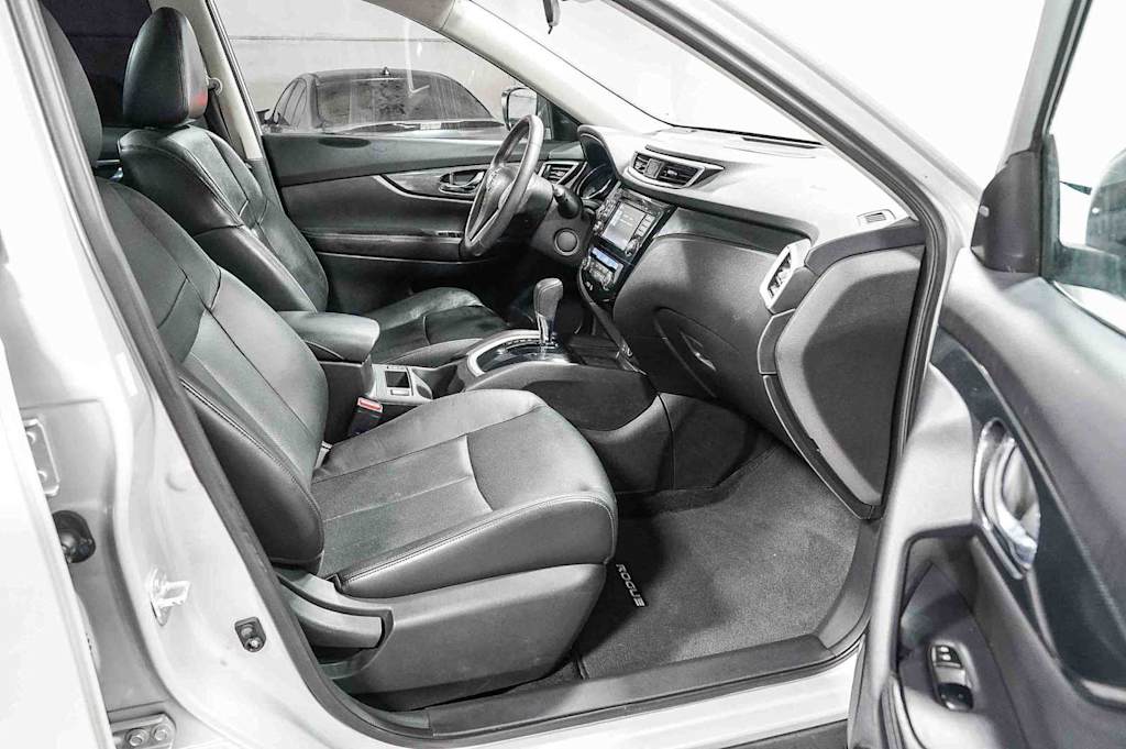 Thumbnail: 2015 Nissan Rogue - 8