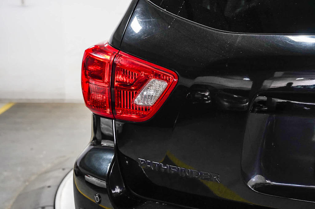 Thumbnail: 2019 Nissan Pathfinder - 24