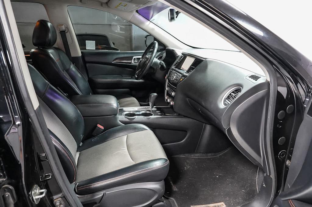 Thumbnail: 2019 Nissan Pathfinder - 10