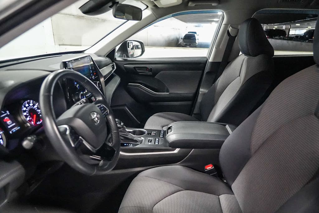 Thumbnail: 2021 Toyota Highlander - 11