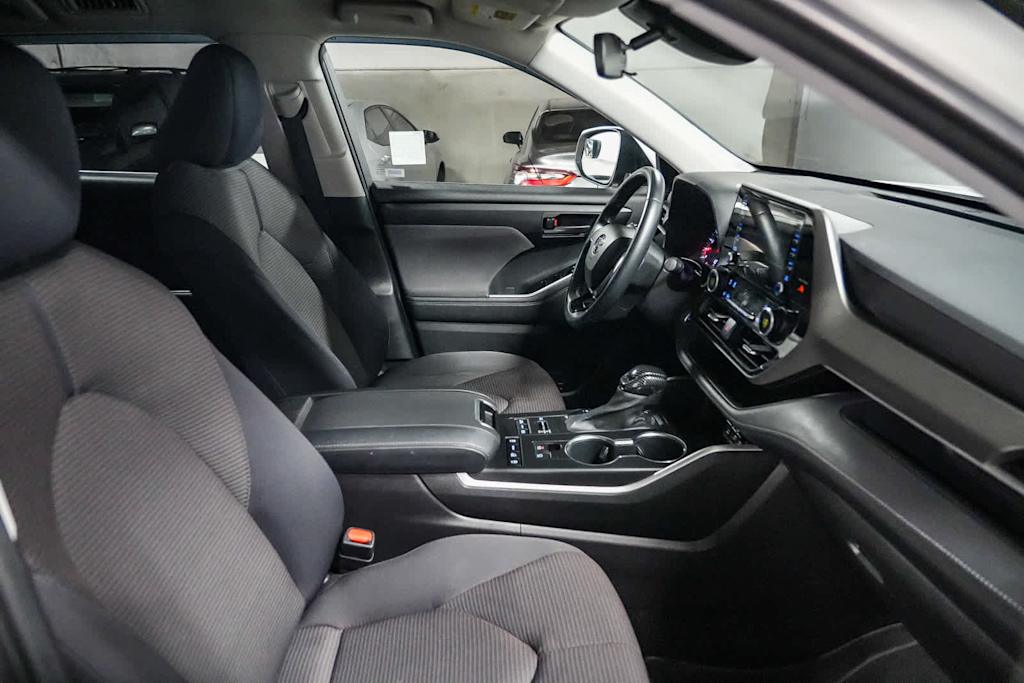 Thumbnail: 2021 Toyota Highlander - 10
