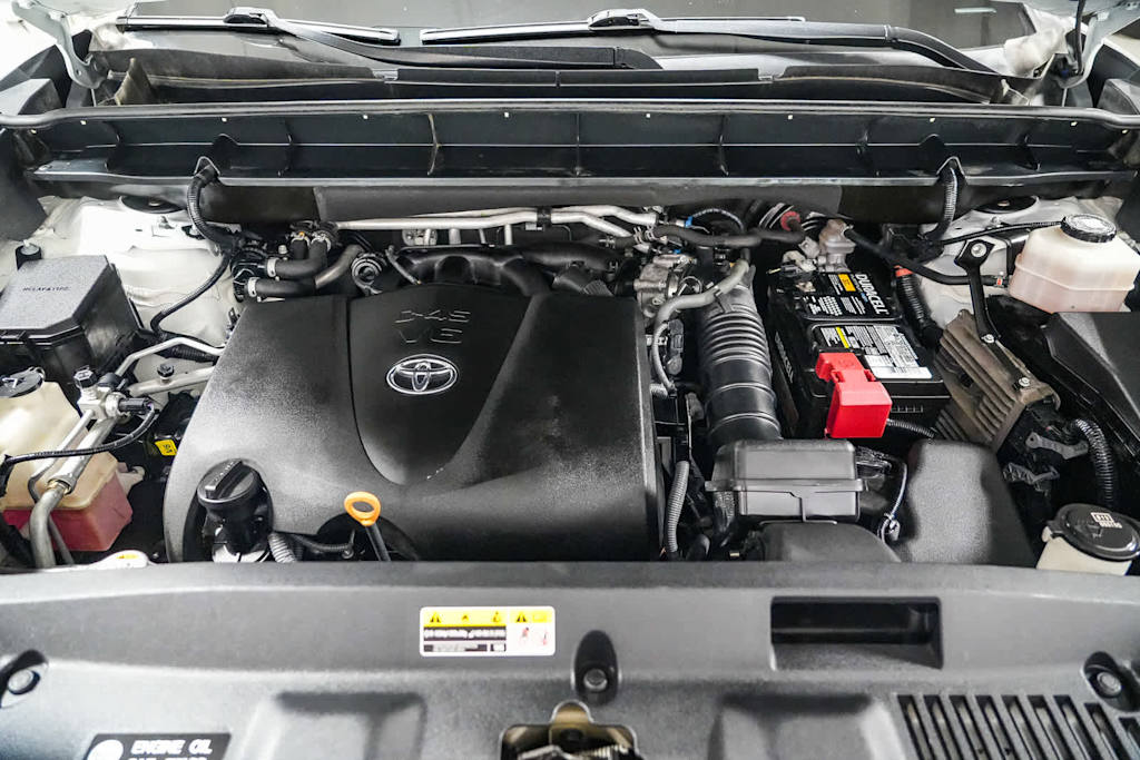 Thumbnail: 2021 Toyota Highlander - 8