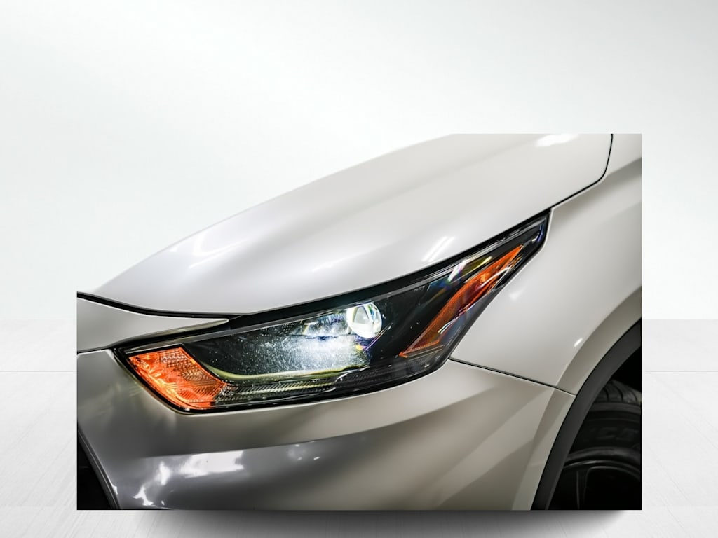 Thumbnail: 2021 Toyota Highlander - 17