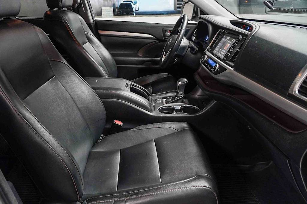 Thumbnail: 2018 Toyota Highlander - 10