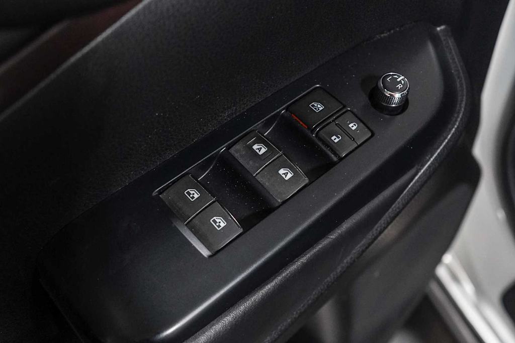Thumbnail: 2018 Toyota Highlander - 26