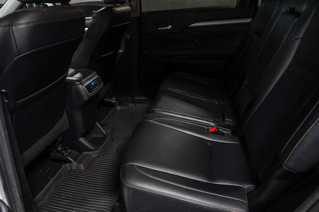 Thumbnail: 2018 Toyota Highlander - 12