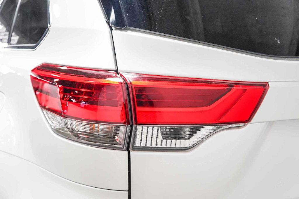 Thumbnail: 2018 Toyota Highlander - 20