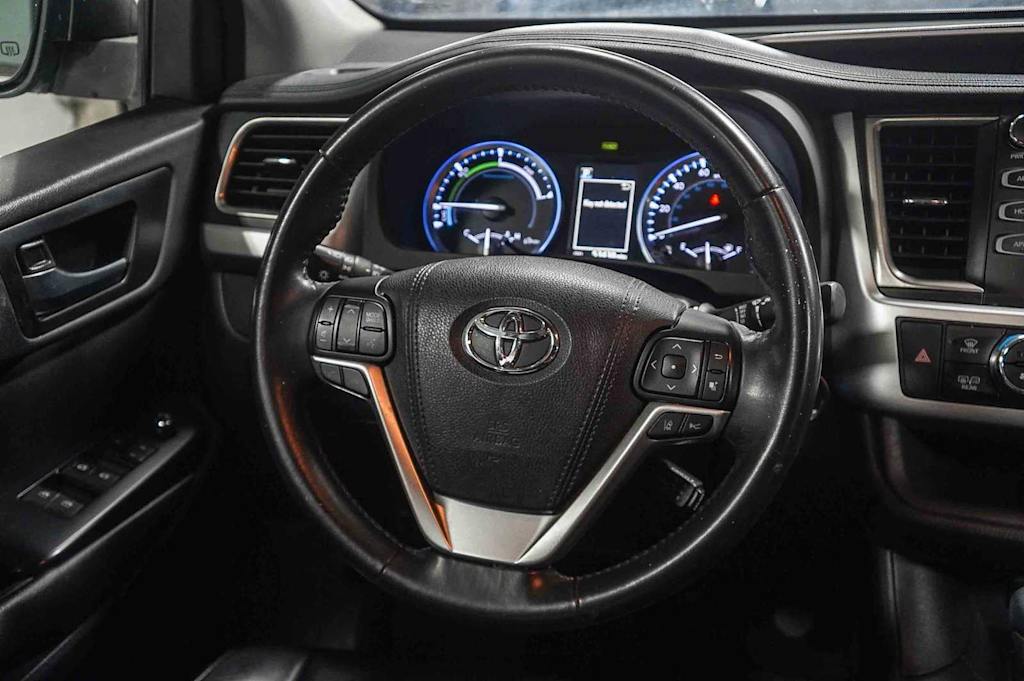 Thumbnail: 2018 Toyota Highlander - 9