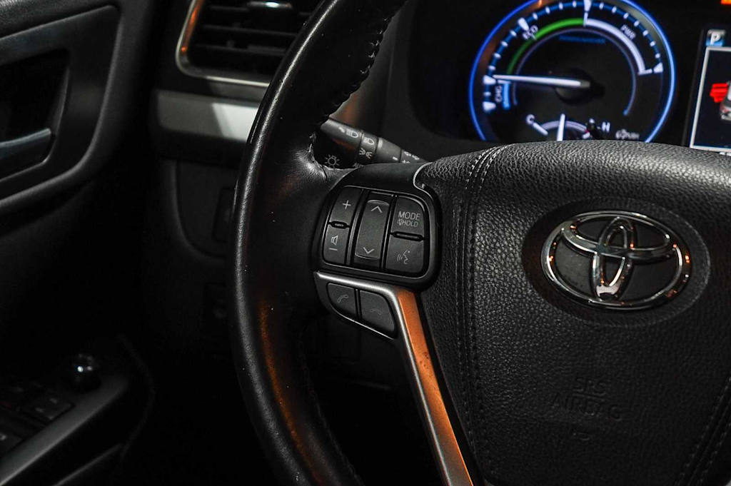Thumbnail: 2018 Toyota Highlander - 23