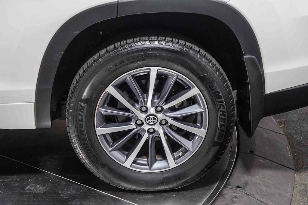 Thumbnail: 2018 Toyota Highlander - 7
