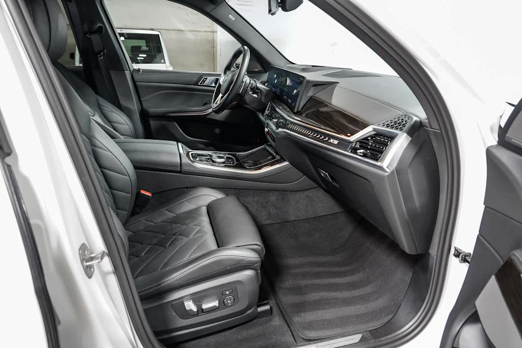 Thumbnail: 2024 BMW X5 - 10