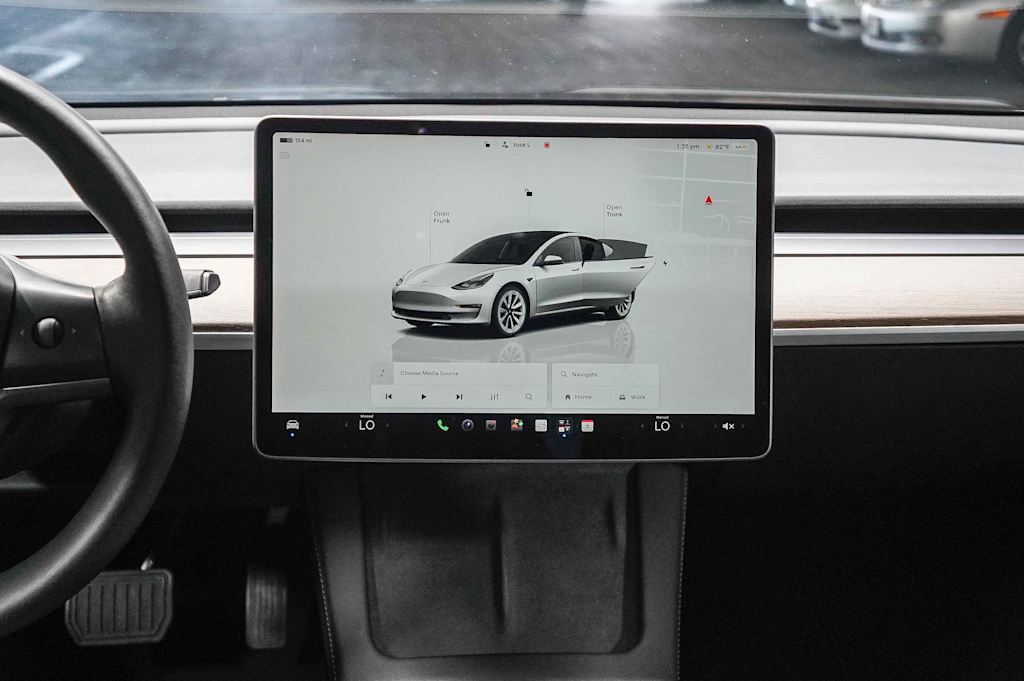 Thumbnail: 2023 Tesla Model 3 - 18