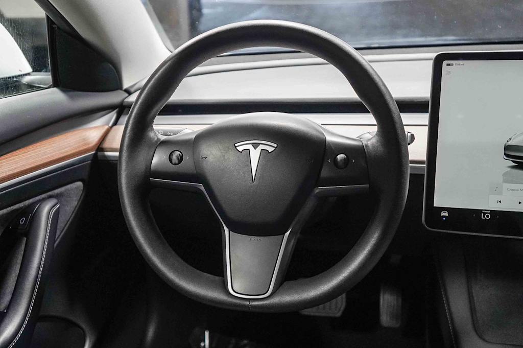 Thumbnail: 2023 Tesla Model 3 - 7