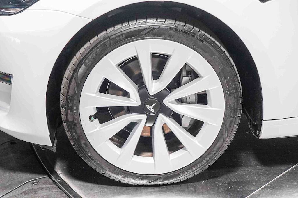 Thumbnail: 2023 Tesla Model 3 - 15
