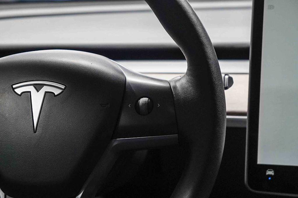 Thumbnail: 2023 Tesla Model 3 - 18