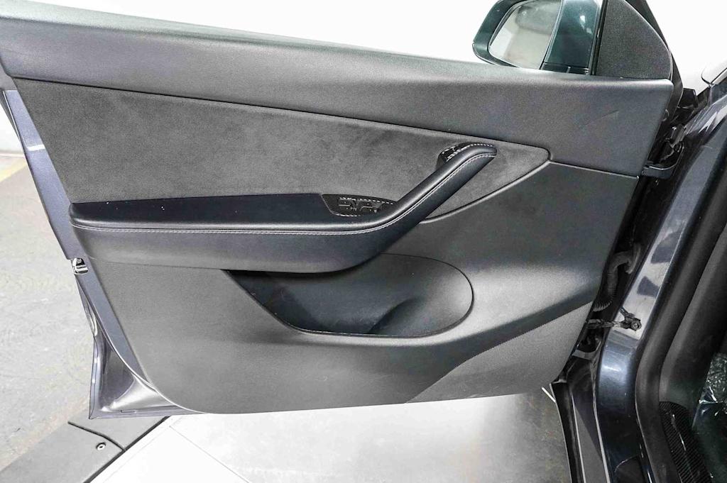 Thumbnail: 2022 Tesla Model Y - 23