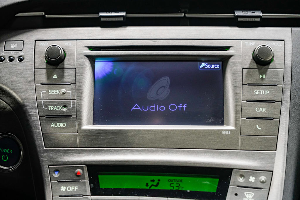 Thumbnail: 2015 Toyota Prius - 14