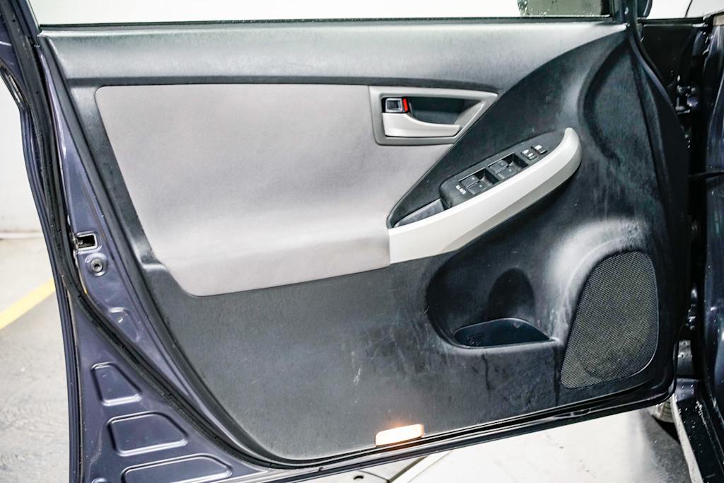 Thumbnail: 2015 Toyota Prius - 23