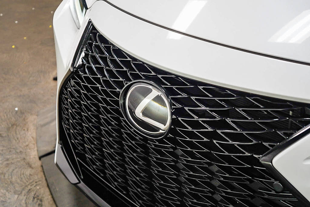 Thumbnail: 2025 Lexus ES - 21