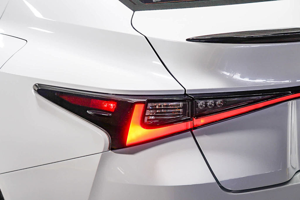 Thumbnail: 2025 Lexus ES - 5