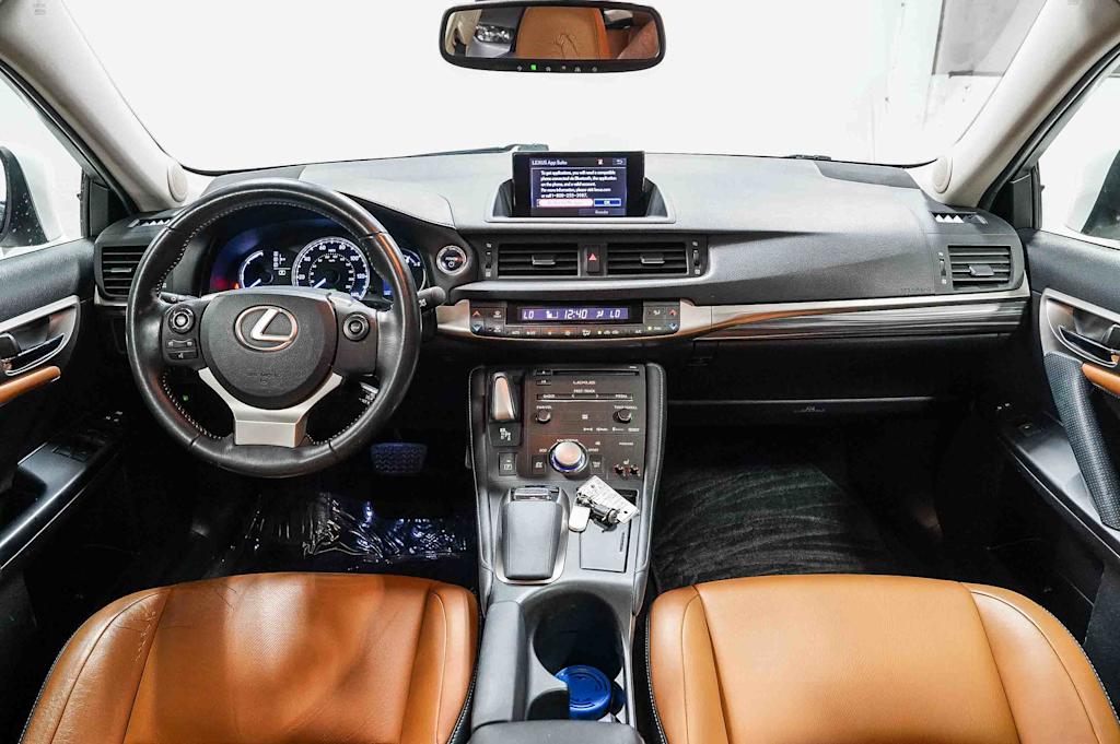 Thumbnail: 2015 Lexus CT - 2