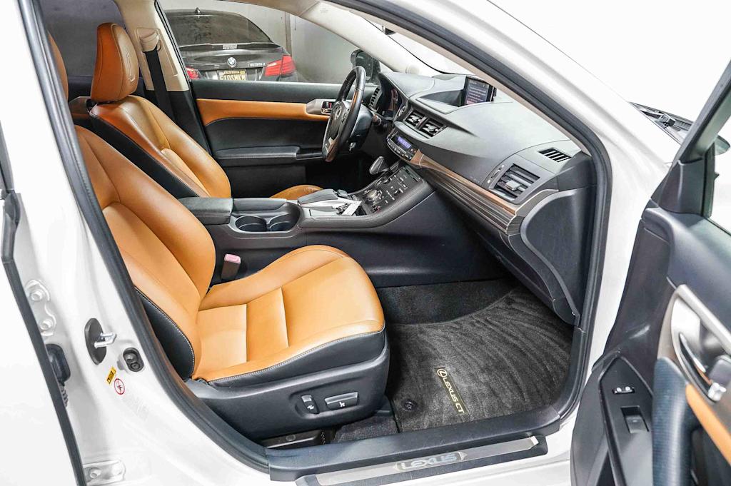 Thumbnail: 2015 Lexus CT - 10