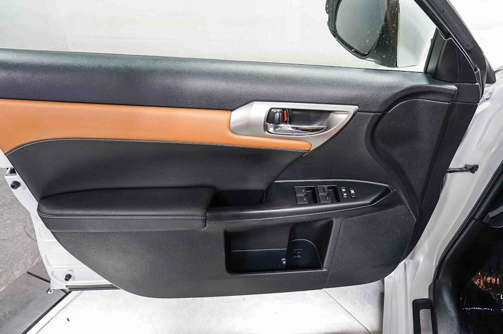 Thumbnail: 2015 Lexus CT - 26