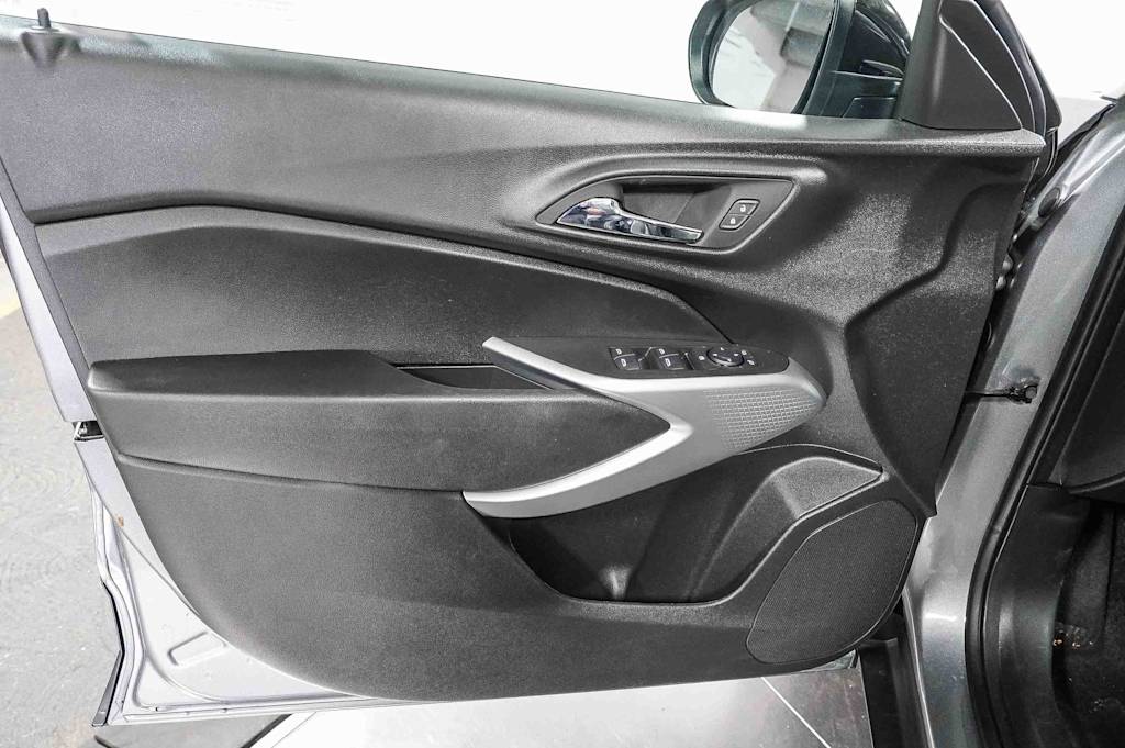 Thumbnail: 2025 Chevrolet Trax - 26