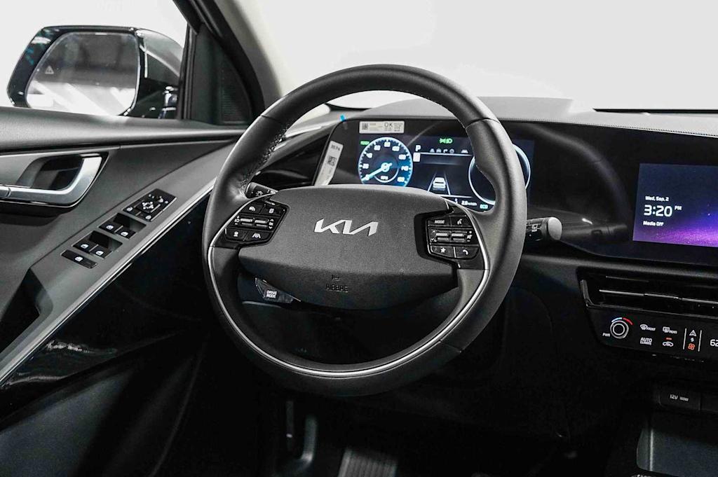 Thumbnail: 2026 Kia Niro - 13