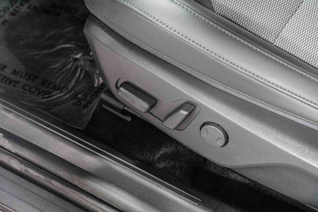 Thumbnail: 2026 Kia Niro - 27