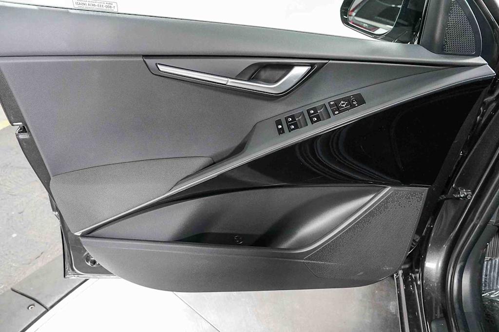 Thumbnail: 2026 Kia Niro - 26
