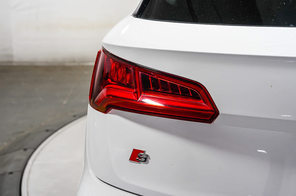 Thumbnail: 2018 Audi SQ5 - 23