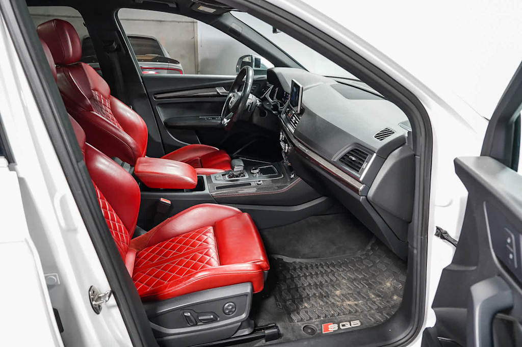 Thumbnail: 2018 Audi SQ5 - 9