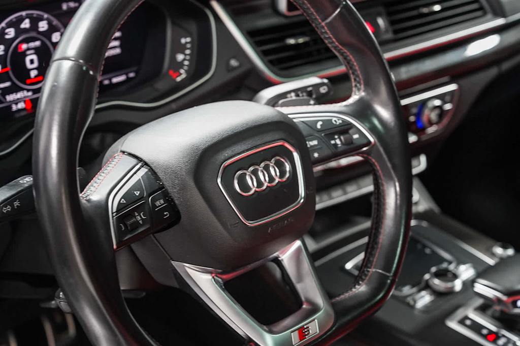 Thumbnail: 2018 Audi SQ5 - 13