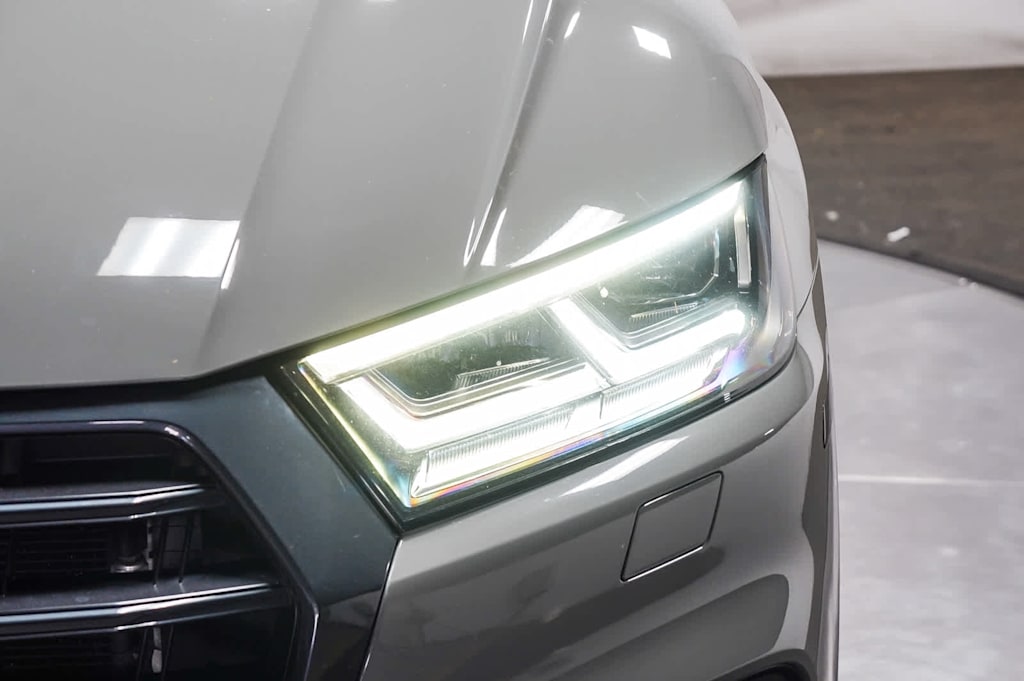 Thumbnail: 2019 Audi SQ5 - 20