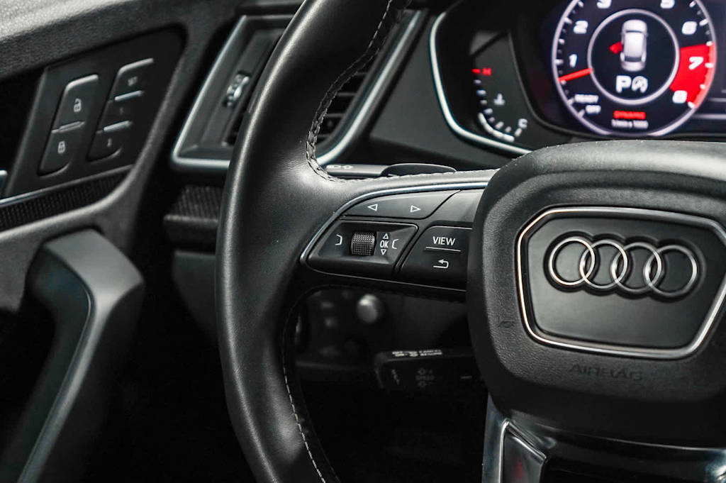 Thumbnail: 2019 Audi SQ5 - 24