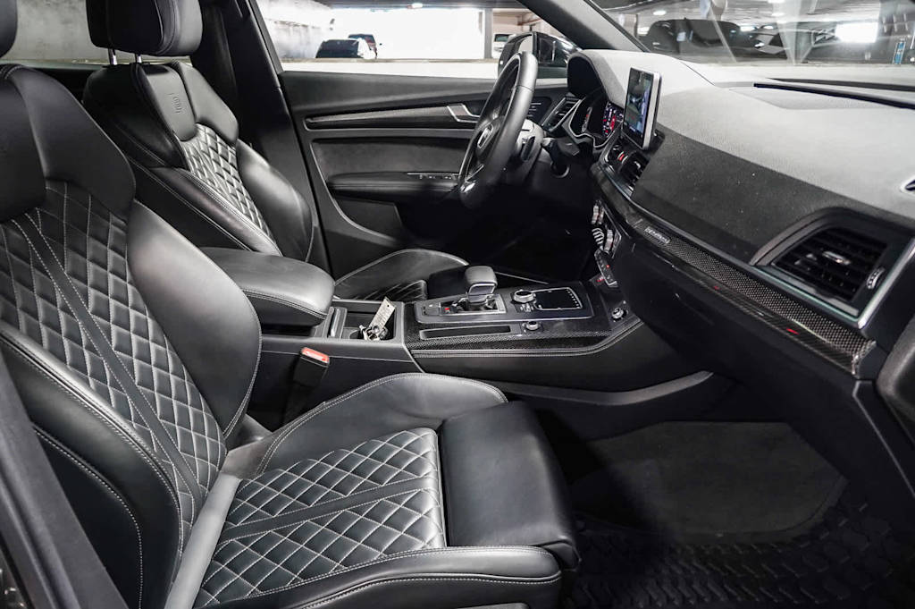 Thumbnail: 2019 Audi SQ5 - 10