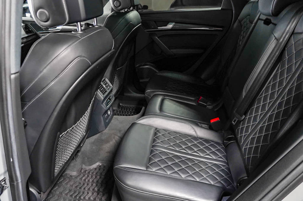 Thumbnail: 2019 Audi SQ5 - 12