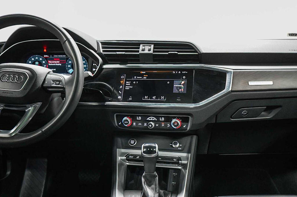Thumbnail: 2024 Audi Q3 - 8