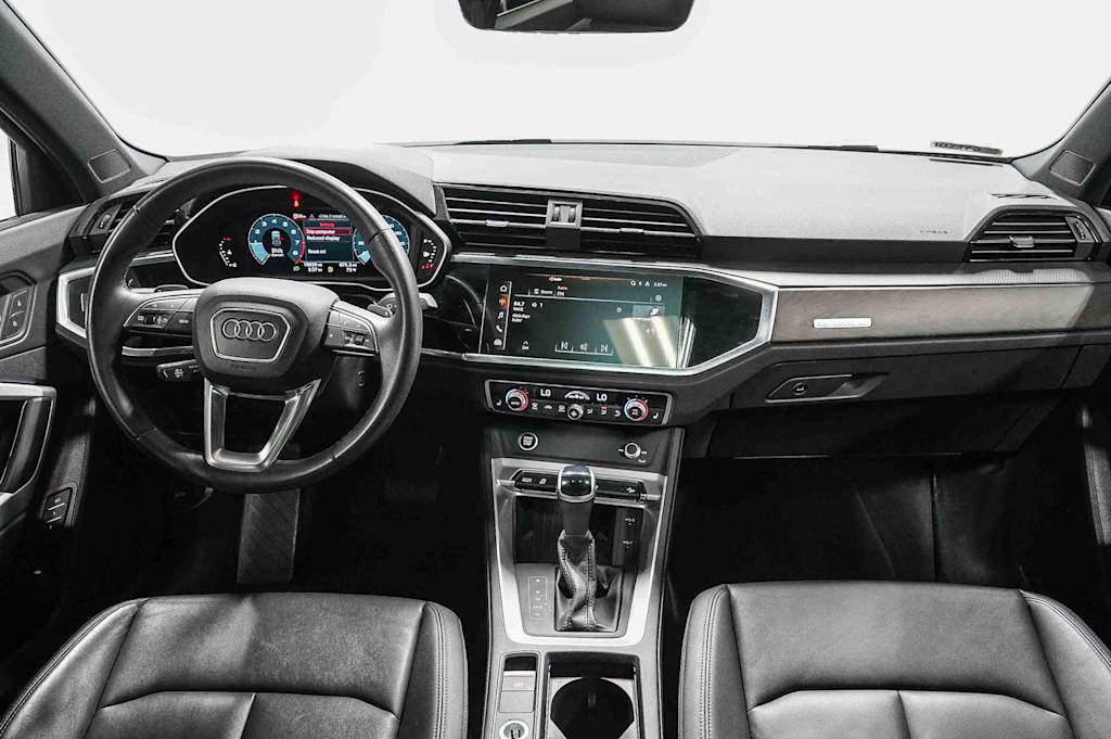 Thumbnail: 2024 Audi Q3 - 2
