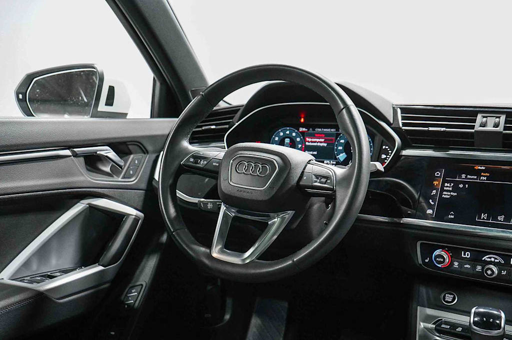 Thumbnail: 2024 Audi Q3 - 12